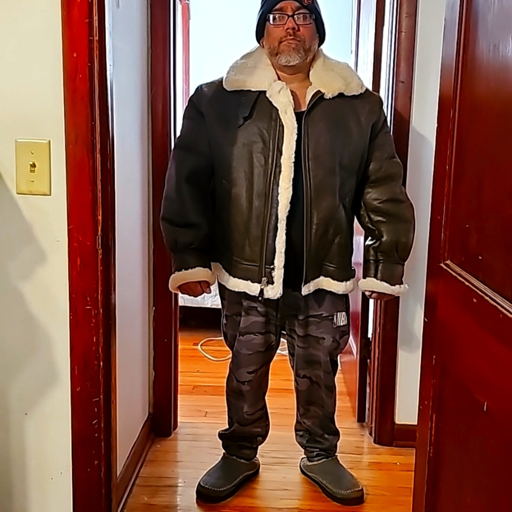 Scott's Brother Sheep's Skin Bomber Jacket. Size XL, brown white interior